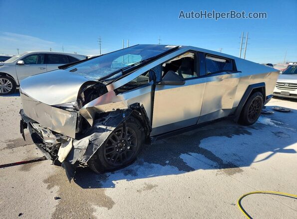 7G2CEHED6RA040486 2024 TESLA CYBERTRUCK Серебряный Передняя левая четверть