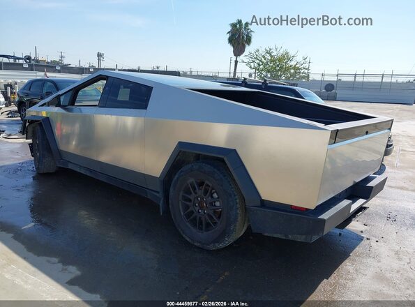 7G2CEHED9SA060947 2025 TESLA CYBERTRUCK Серебряный Задняя левая четверть
