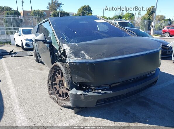 7G2CEHEDXRA010262 2024 TESLA CYBERTRUCK Черный Передняя правая четверть