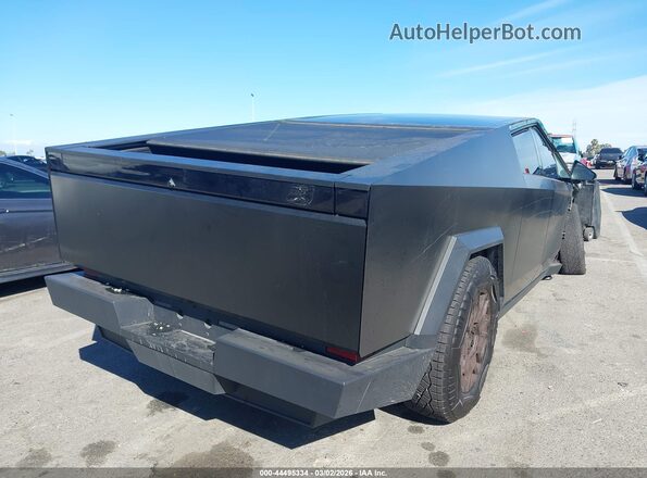 7G2CEHEDXRA010262 2024 TESLA CYBERTRUCK Черный Задняя правая четверть