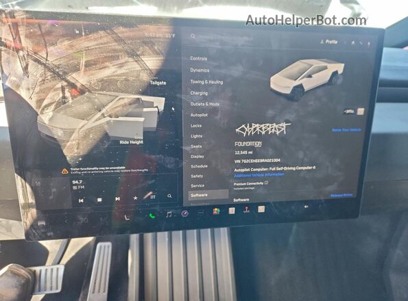 7G2CEHEE9RA021004 2024 TESLA CYBERTRUCK Silver Вид щитка приладів