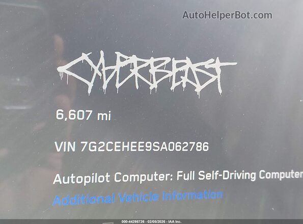 7G2CEHEE9SA062786 2025 TESLA CYBERTRUCK Серебряный Панорамный вид салона 360°