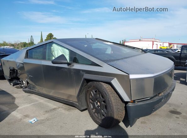 7G2CEHEE9SA062786 2025 TESLA CYBERTRUCK Серебряный Вид щитка приборов