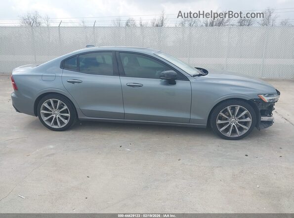 7JR102FZXMG112633 2021 VOLVO S60 Серый Вид задней части салона