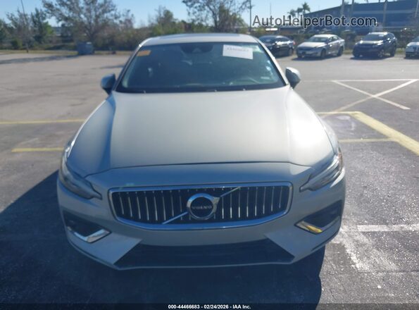 7JRA22TL4KG010090 2019 VOLVO S60 Серый Вид спереди