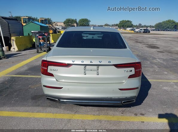 7JRA22TL4KG010090 2019 VOLVO S60 Серый 