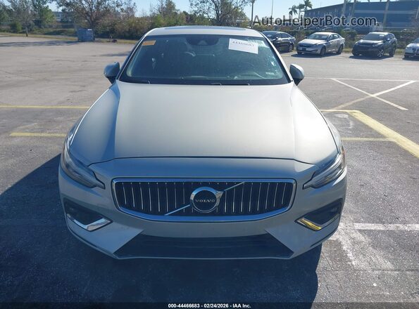 7JRA22TL4KG010090 2019 VOLVO S60 Серый 