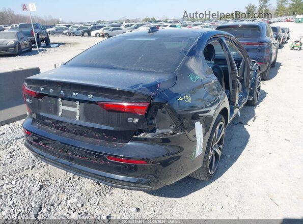 7JRL12FK6RG320041 2024 VOLVO S60 Черный Задняя правая четверть