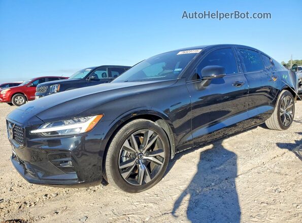 7JRL12FKXRG296407 2024 VOLVO S60 Черный Передняя левая четверть