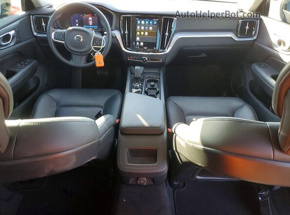 7JRL12FKXRG296407 2024 VOLVO S60 Черный Вид панели приборов