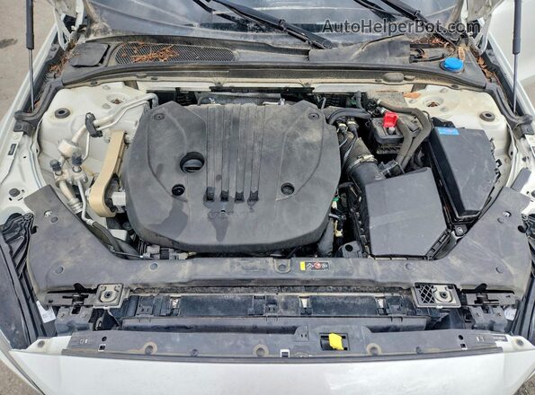 7JRL12FLXNG165397 2022 VOLVO S60 White Vista del compartimento del motor