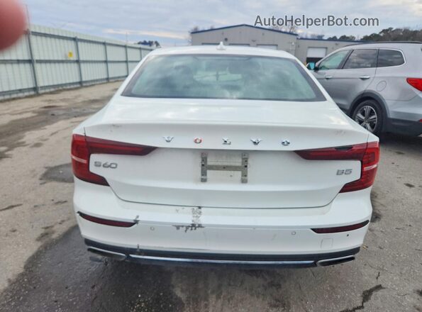 7JRL12FLXNG165397 2022 VOLVO S60 White Vista interior delantera