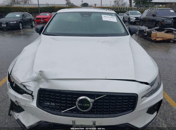 7JRL12FV7PG239900 2023 VOLVO S60 Белый Вид щитка приборов
