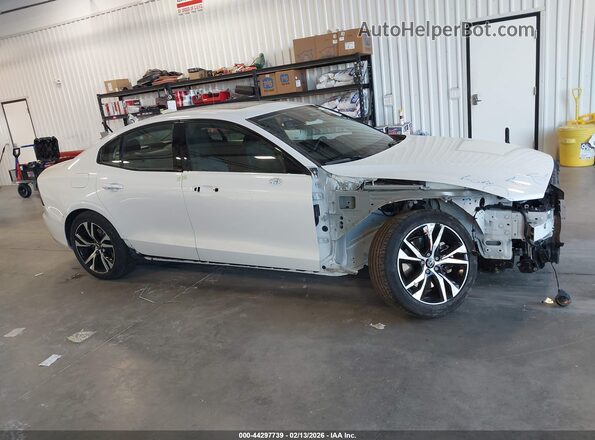 7JRL12GJ9SG362425 2025 VOLVO S60 Белый Панорамный вид салона 360°