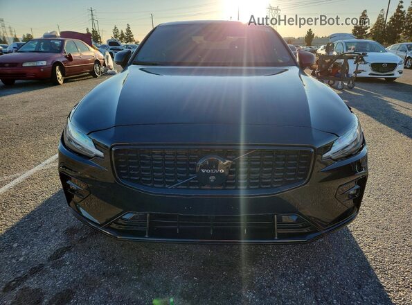 7JRL12TH7RG310417 2024 VOLVO S60 Черный Вид спереди