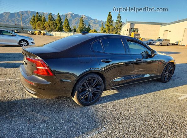 7JRL12TH7RG310417 2024 VOLVO S60 Черный Задняя правая четверть