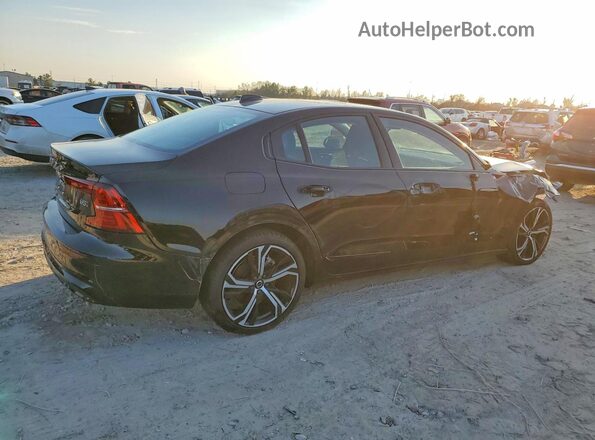 7JRL12TK4RG322231 2024 VOLVO S60 Черный Задняя правая четверть
