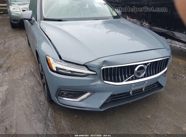 7JRL12TL2NG162014 2022 VOLVO S60 Light Blue Вид спереди