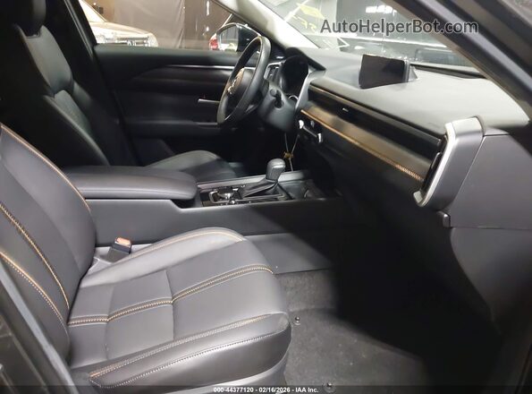 7MMVAADW6SN108622 2025 MAZDA CX-50 HYBRID Серый Вид салона спереди