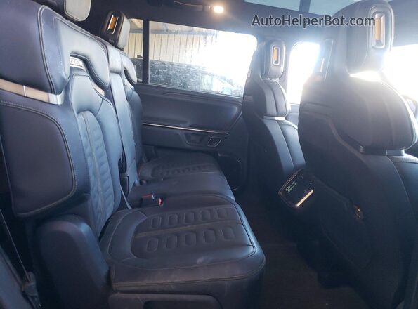 7PDSGCBA6RN041687 2024 RIVIAN R1S Silver Rear seats view