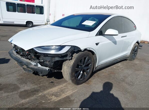 7SAXCBE50NF362668 2022 TESLA MODEL X Белый Передняя левая четверть