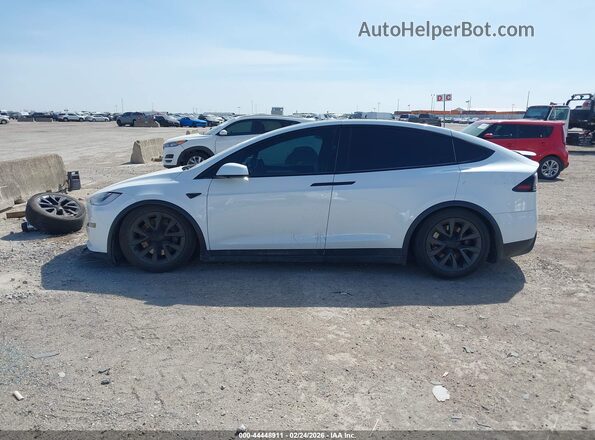 7SAXCBE50PF402413 2023 TESLA MODEL X White Widok wnętrza 360 stopni