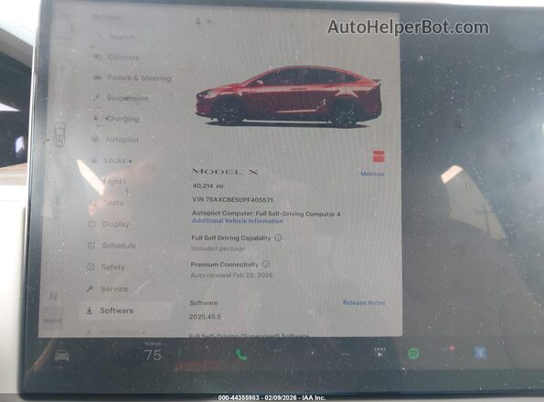 7SAXCBE50PF405571 2023 TESLA MODEL X Red Widok tylnych siedzeń