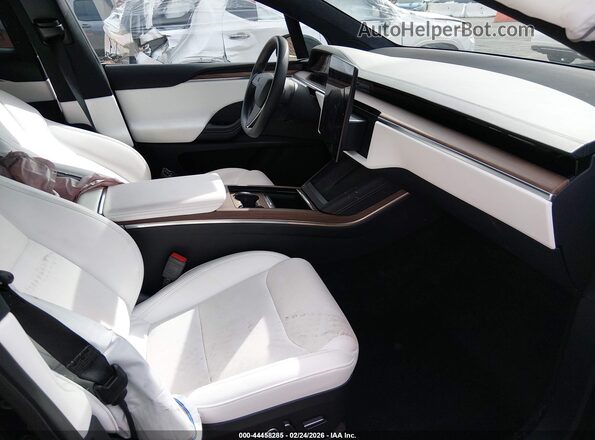 7SAXCBE51PF417552 2023 TESLA MODEL X Черный Вид салона спереди
