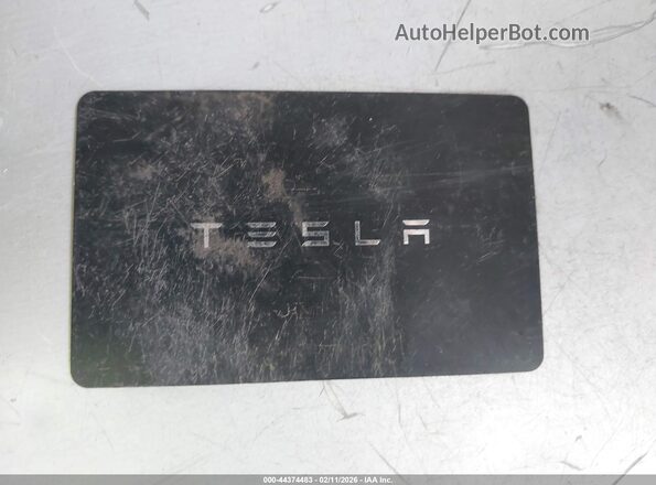 7SAXCBE51TF477681 2026 TESLA MODEL X White Widok deski rozdzielczej
