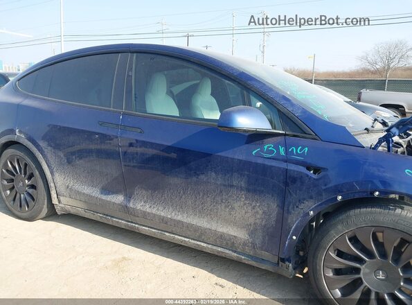 7SAXCBE57NF363929 2022 TESLA MODEL X Синий Вид задней части салона