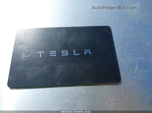 7SAXCBE59RF436689 2024 TESLA MODEL X Черный Вид панели приборов
