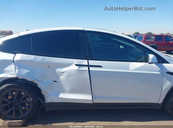 7SAXCBE62NF332953 2022 TESLA MODEL X Белый Вид щитка приборов