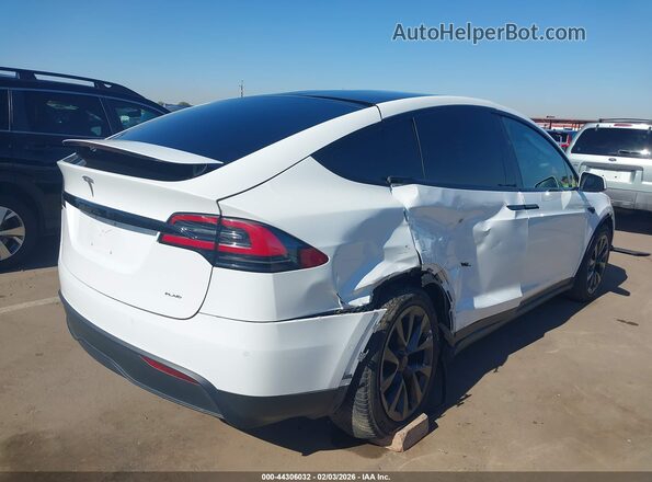 7SAXCBE62NF332953 2022 TESLA MODEL X Белый Задняя правая четверть