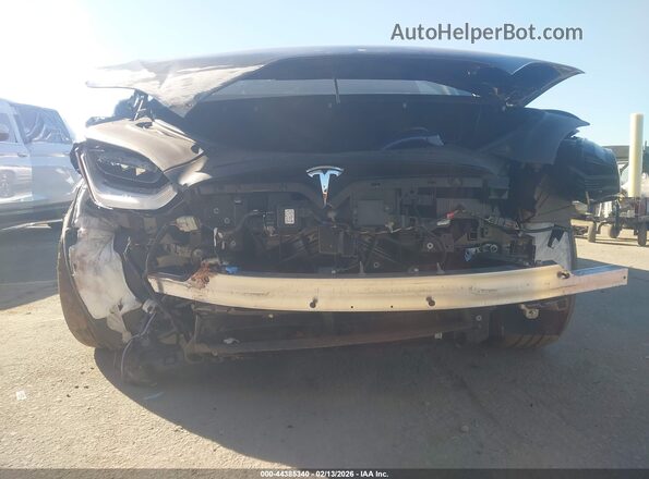 7SAXCBE63NF359143 2022 TESLA MODEL X Black Widok z przodu