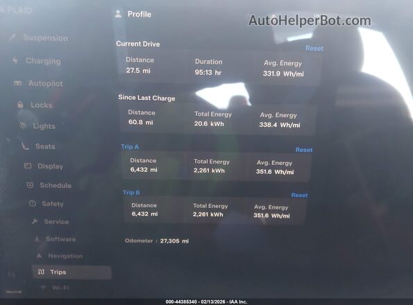 7SAXCBE63NF359143 2022 TESLA MODEL X Black Widok tylnych siedzeń