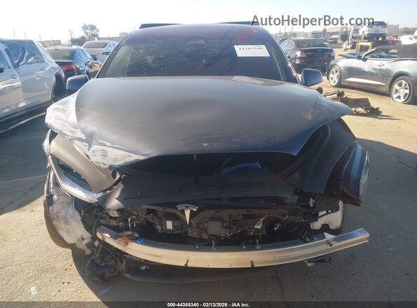 7SAXCBE63NF359143 2022 TESLA MODEL X Black Widok wnętrza z tyłu