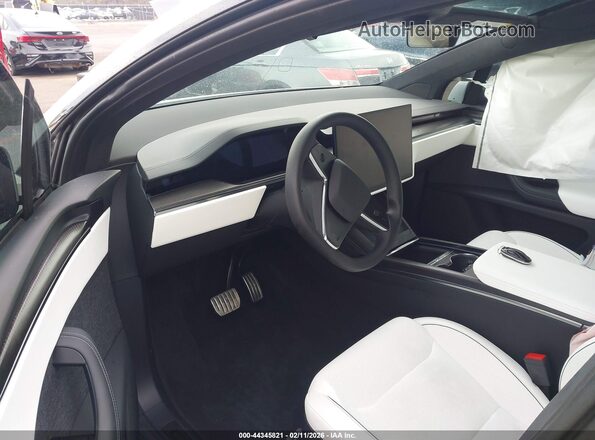 7SAXCBE67TF478665 2026 TESLA MODEL X Белый Вид салона спереди