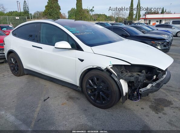 7SAXCDE55PF401009 2023 TESLA MODEL X Белый Передняя правая четверть
