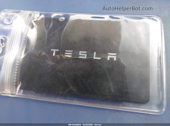 7SAXCDE55PF401009 2023 TESLA MODEL X Белый Вид панели приборов