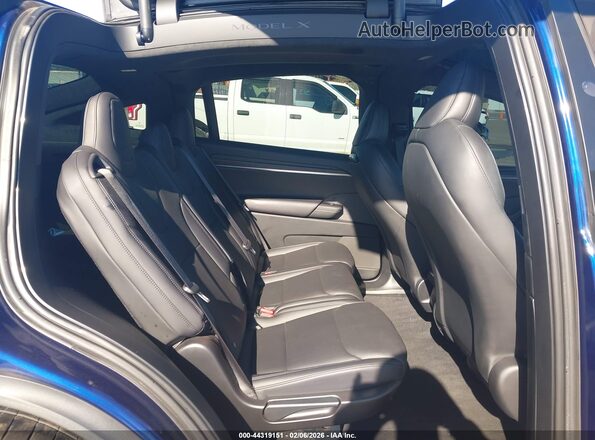7SAXCDE56RF449749 2024 TESLA MODEL X Синий Вид задних сидений