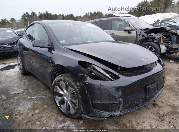 7SAYGAEE3RF009589 2024 TESLA MODEL Y Black Front right