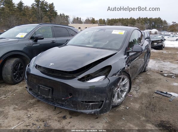 7SAYGAEE3RF009589 2024 TESLA MODEL Y Black Front view