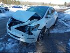 2025 Tesla Model Y Long Range Dual Motor All-wheel Drive White vin: 7SAYGAEE9SF262471