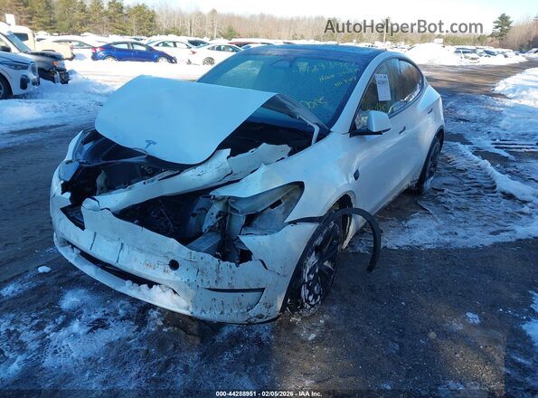 7SAYGAEE9SF262471 2025 TESLA MODEL Y White Vista tres cuartos delantera izquierda
