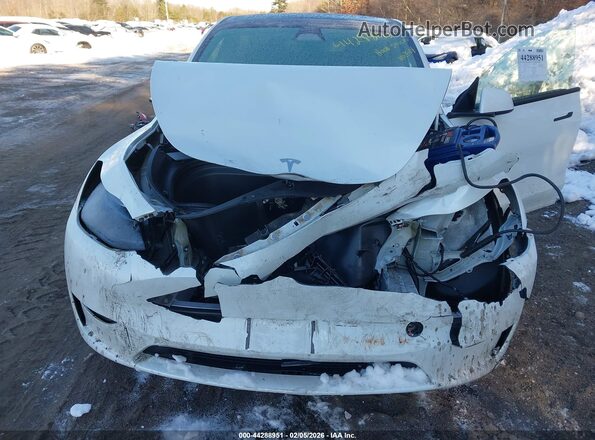 7SAYGAEE9SF262471 2025 TESLA MODEL Y White Vista trasera