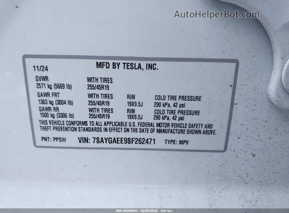 7SAYGAEE9SF262471 2025 TESLA MODEL Y White Vista del compartimento del motor