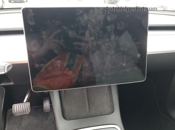 7SAYGDED1RF094232 2024 TESLA MODEL White Սարքավորումների վահանակի տեսք