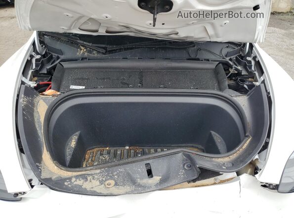 7SAYGDED1RF094232 2024 TESLA MODEL White Սալոնի հետևի տեսք