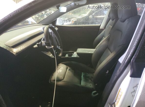 7SAYGDED2TF382672 2026 TESLA MODEL White Vista interior delantera