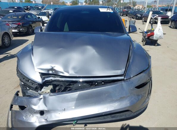 7SAYGDED2TF523806 2026 TESLA MODEL Y Gray Vista del cuadro de instrumentos